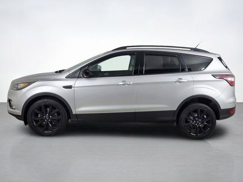 Used 2017 Ford Escape SE w/ Equipment Group 201A image 6