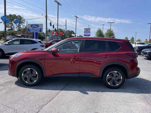 Used 2025 Nissan Rogue SV AWD/4WD image 8