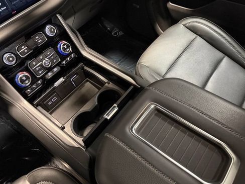Used 2022 GMC Yukon Denali AWD/4WD image 15