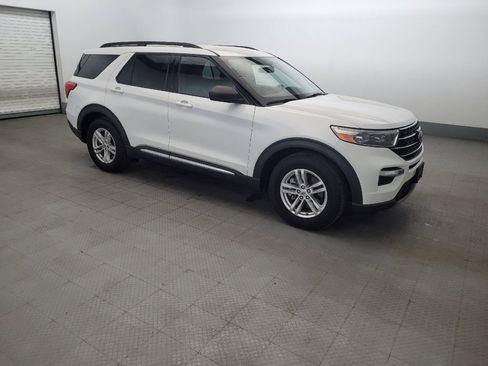 Used 2020 Ford Explorer XLT w/ Equipment Group 202A RWD image 11