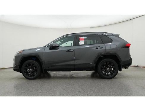 Used 2024 Toyota RAV4 SE AWD/4WD image 25