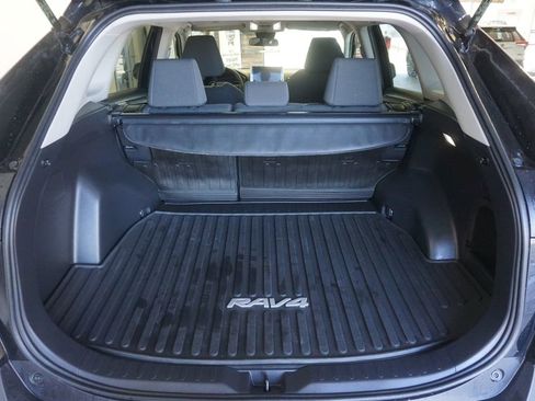 Used 2023 Toyota RAV4 LE AWD/4WD image 14