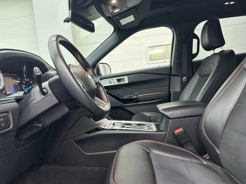 Certified 2022 Ford Explorer ST-Line w/ Class IV Trailer Tow Package image 8