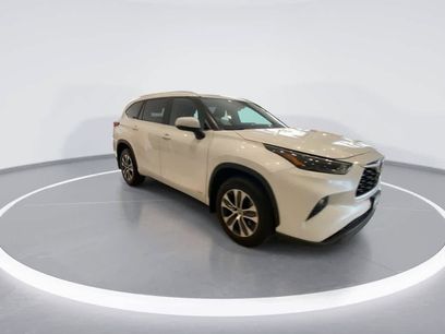 Used 2023 Toyota Highlander XLE