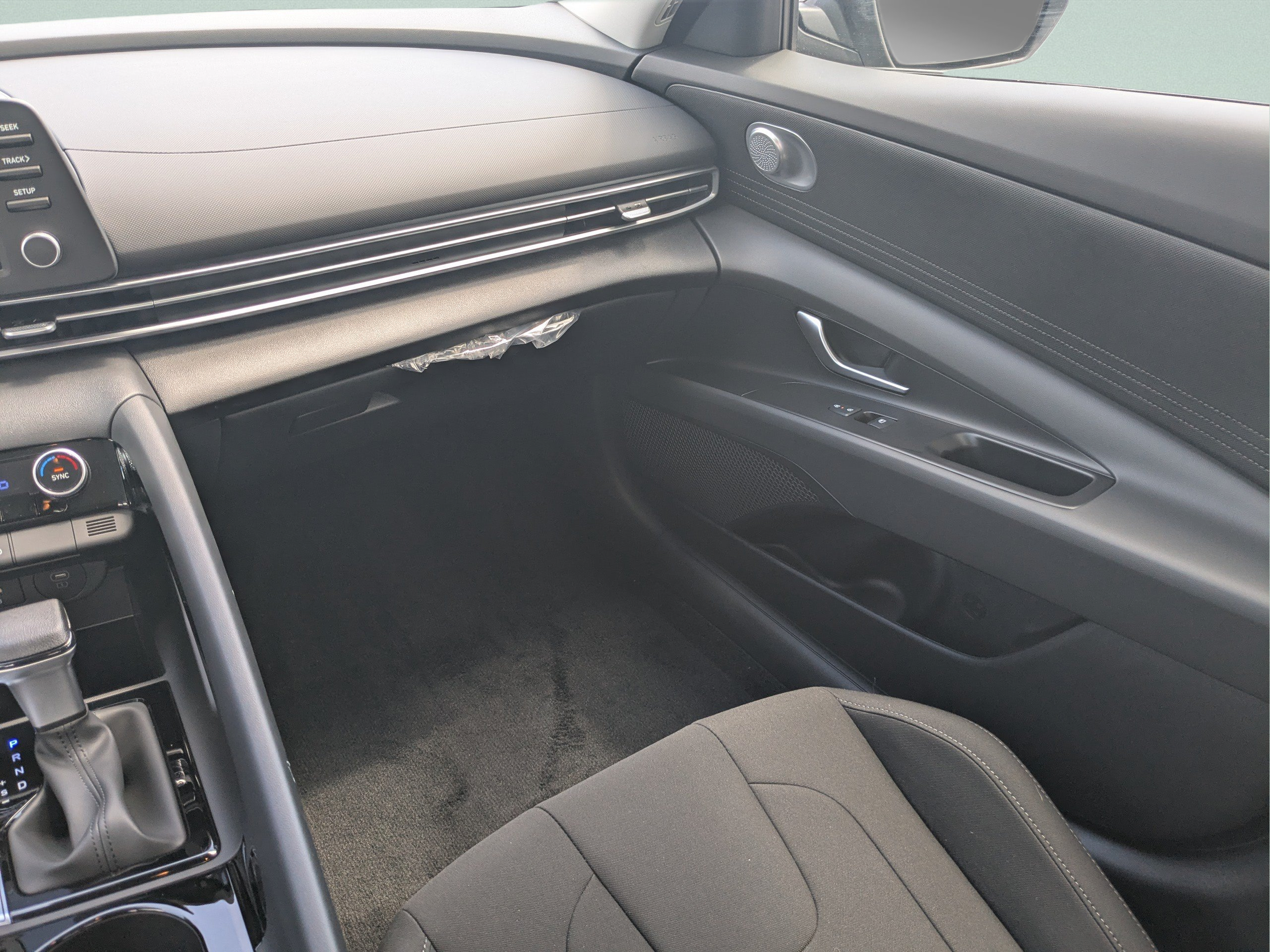 New 2026 Hyundai Elantra Hybrid FWD image 15