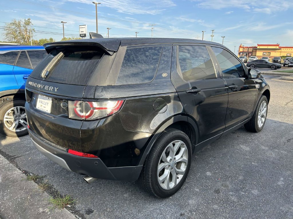 Used 2017 Land Rover Discovery Sport HSE AWD/4WD image 2