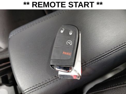 Used 2025 Jeep Compass Limited w/ Sun & Sound Group AWD/4WD image 9
