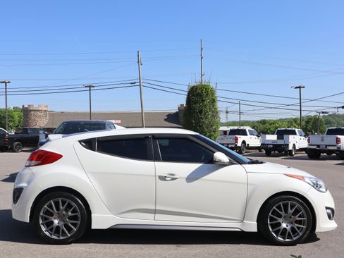 Used 2013 Hyundai Veloster Turbo FWD image 6