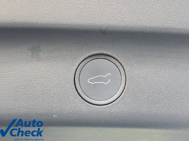 Used 2022 Tesla Model Y Long Range AWD/4WD image 10
