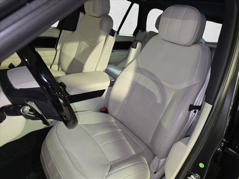 Used 2025 Land Rover Range Rover SE AWD/4WD image 15