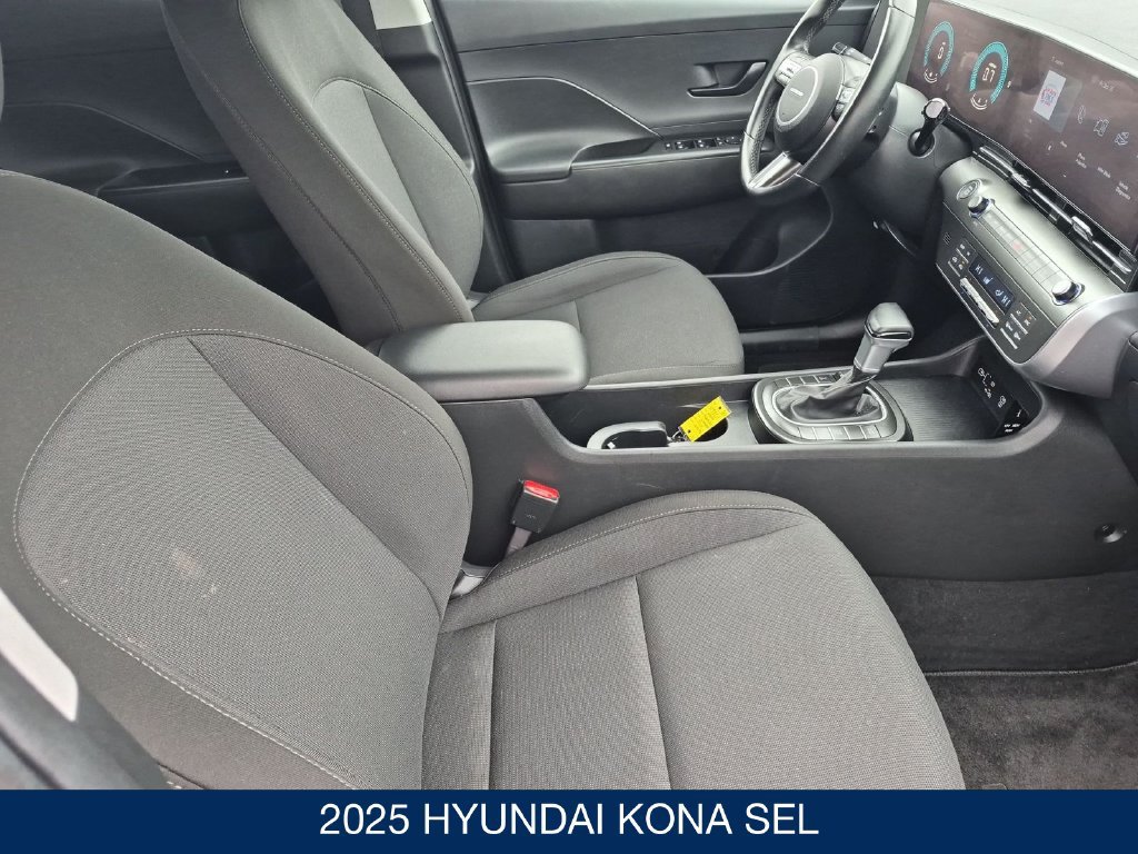 Certified 2025 Hyundai Kona SEL AWD/4WD image 30