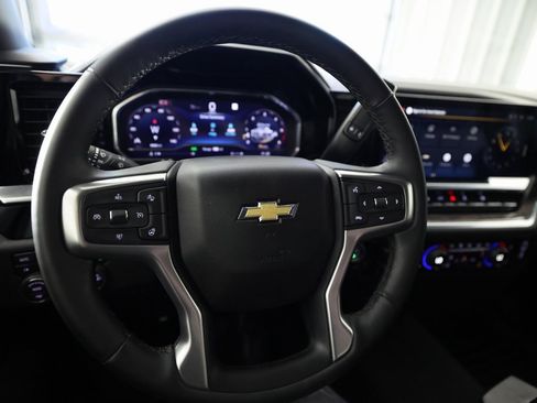 Used 2025 Chevrolet Silverado 3500 LTZ image 18