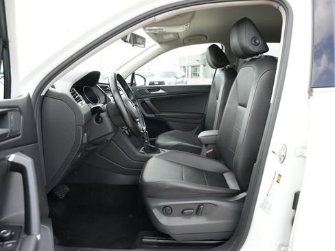 Used 2018 Volkswagen Tiguan SE w/ 3rd Row Seat Package AWD/4WD image 17