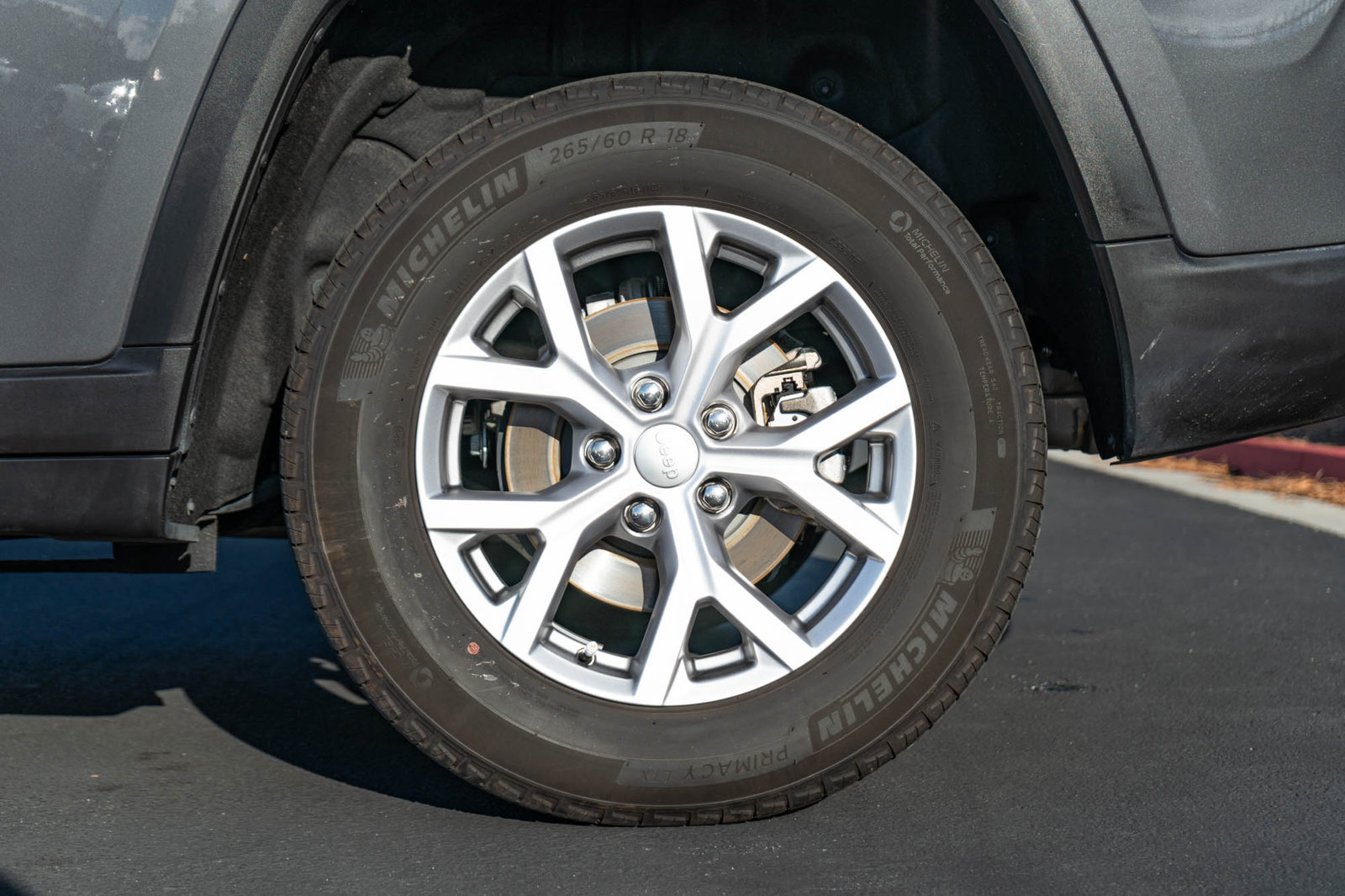 Used 2022 Jeep Grand Cherokee Limited w/ Trailer Tow Prep Group (B) RWD image 6