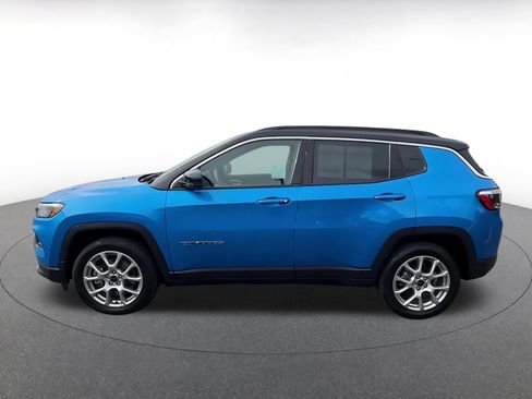 Used 2025 Jeep Compass Limited AWD/4WD image 9