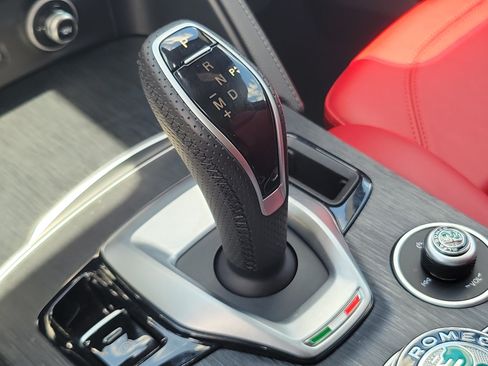 Used 2023 Alfa Romeo Stelvio Sprint RWD image 27