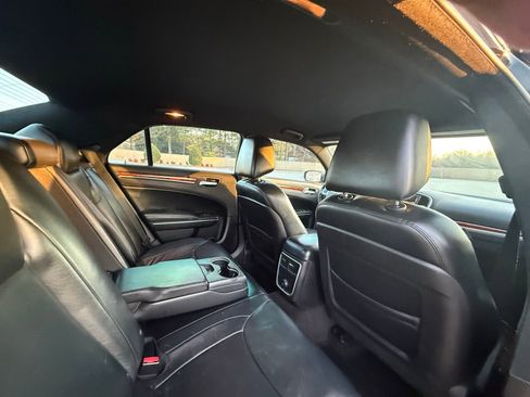 Used 2014 Chrysler 300 AWD w/ Driver Convenience Group image 20