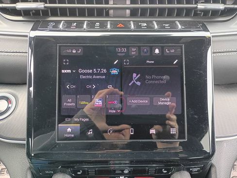 Used 2025 Jeep Grand Cherokee L Laredo w/ Luxury Tech Group I AWD/4WD image 15