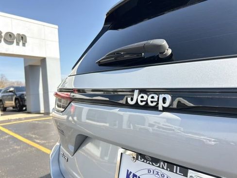 Used 2023 Jeep Grand Cherokee Summit w/ Adv Protech Group IV image 15