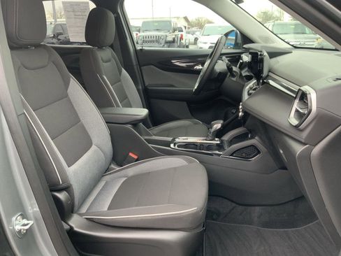 Used 2025 Chevrolet TrailBlazer LT w/ Convenience Package image 57