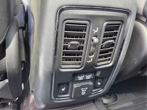 Used 2018 Jeep Grand Cherokee Limited RWD image 15