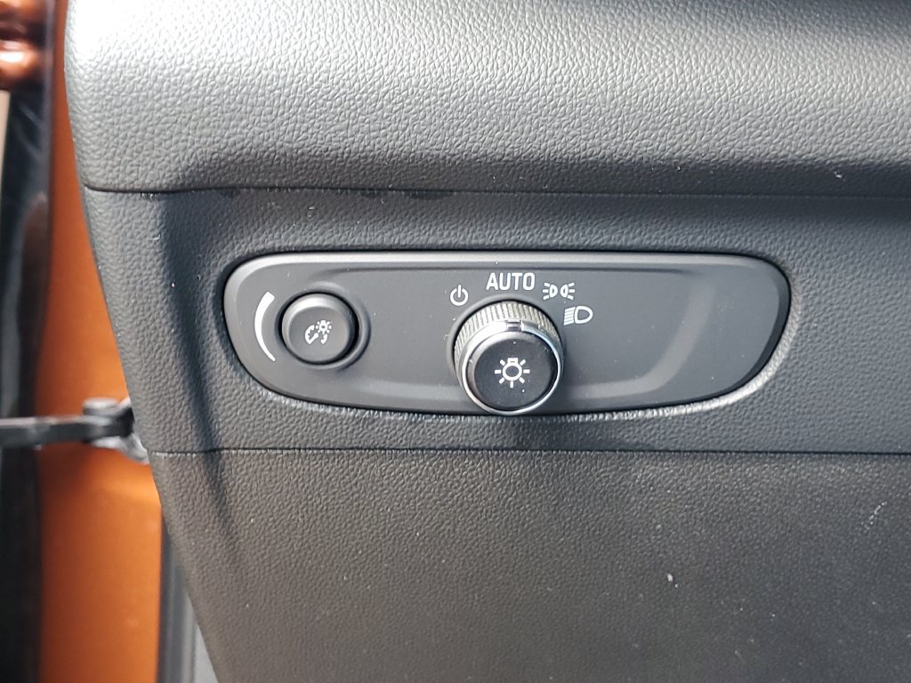 Used 2022 Buick Envision Preferred FWD image 19