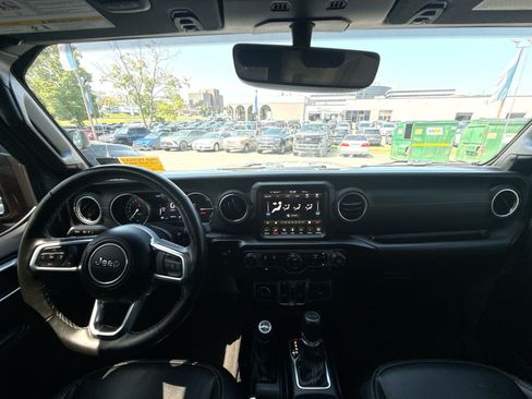 Used 2022 Jeep Wrangler Unlimited Sahara w/ Cold Weather Group AWD/4WD image 23