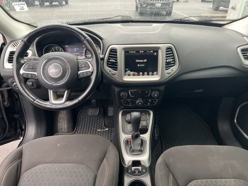 Used 2020 Jeep Compass Sport image 9