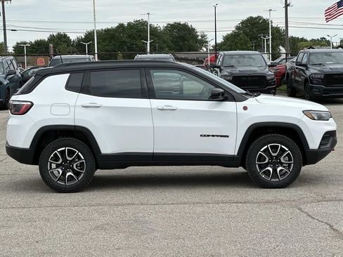 New 2026 Jeep Compass Trailhawk AWD/4WD image 2