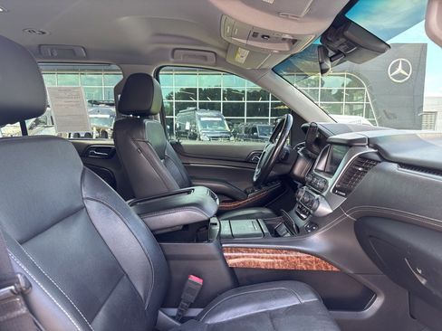 Used 2020 Chevrolet Suburban Premier image 25