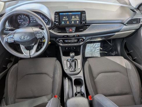 Used 2018 Hyundai Elantra GT image 19