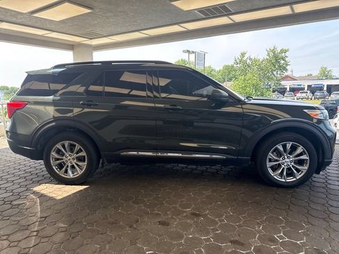Used 2023 Ford Explorer XLT w/ Equipment Group 202A AWD/4WD image 5
