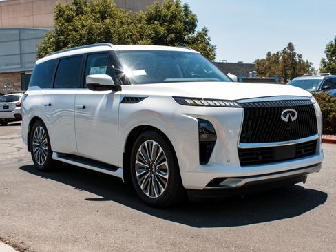 New 2026 INFINITI QX80 Luxe AWD/4WD image 3