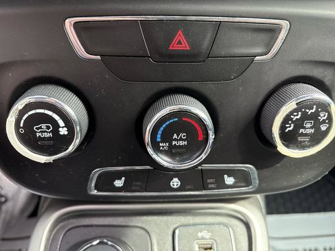 Used 2018 Jeep Compass Sport w/ Cold Weather Group image 21