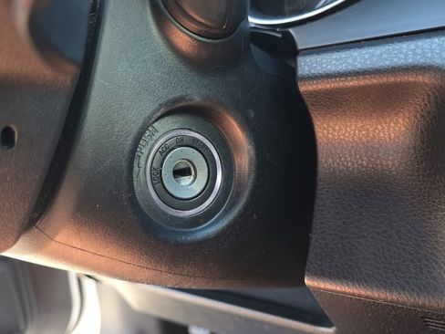 Used 2020 Toyota Camry SE FWD image 22