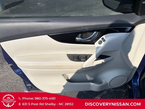 Certified 2022 Nissan Rogue Sport SL AWD/4WD image 10