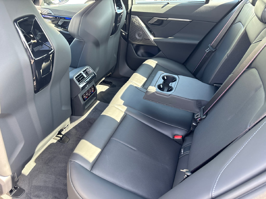 New 2027 BMW M5 w/ Carbon Package AWD/4WD image 18