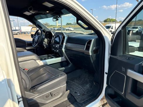 Used 2022 Ford F250 Lariat w/ Lariat Value Package AWD/4WD image 14