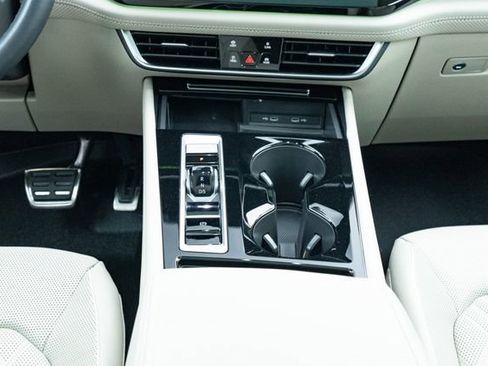 Certified 2024 Volkswagen Atlas SEL Premium R-Line image 35