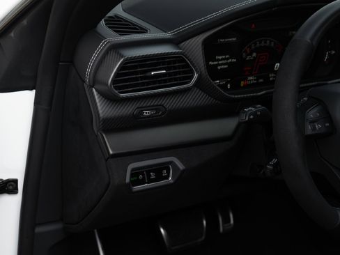 Used 2024 Lamborghini Urus Performante image 19