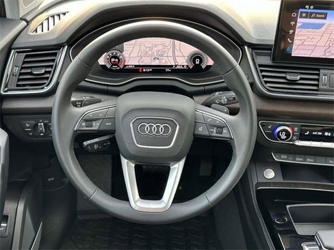 Certified 2025 Audi Q5 2.0T Premium Plus image 18