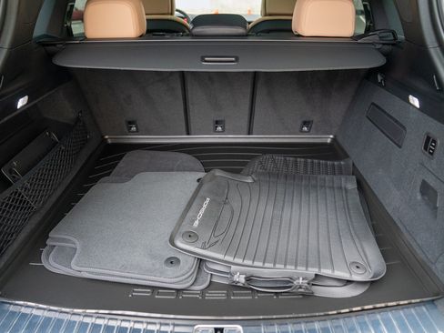 Certified 2026 Porsche Cayenne AWD/4WD image 27