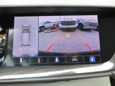 Used 2021 Buick Envision Essence w/ Technology Package I FWD image 28