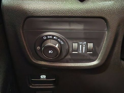 Used 2023 Jeep Grand Cherokee L Limited w/ Black Appearance Package RWD image 43