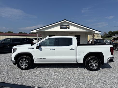 Used 2025 GMC Sierra 1500 SLT RWD image 2