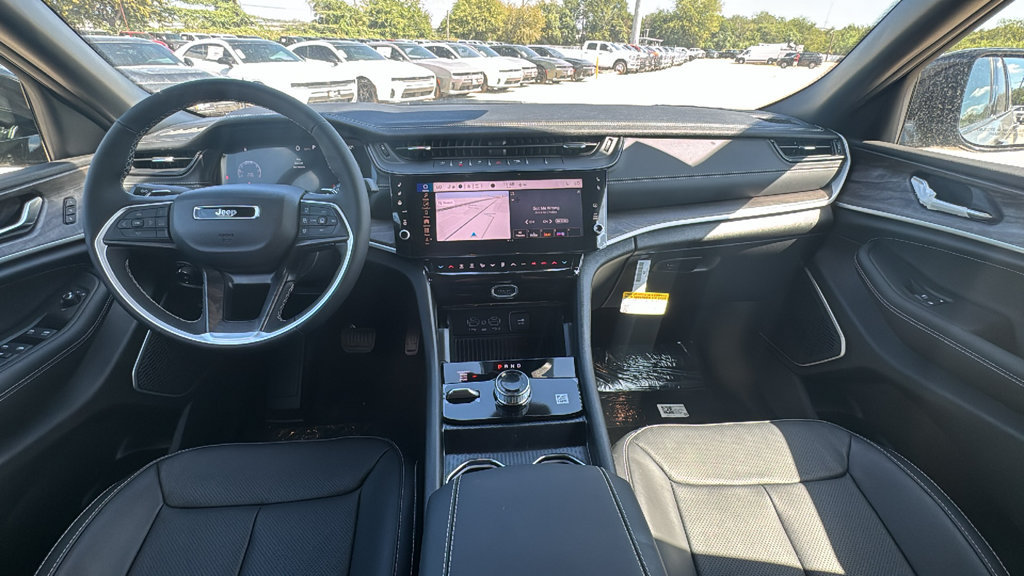 New 2027 Jeep Grand Cherokee Limited AWD/4WD image 25