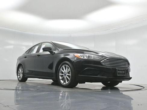 Certified 2017 Ford Fusion SE image 46