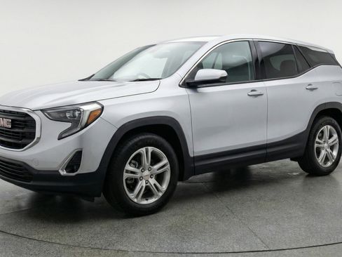 Used 2024 GMC Terrain SLE FWD image 3