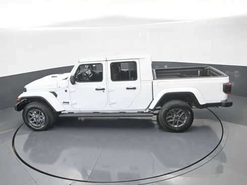 New 2026 Jeep Gladiator Sport image 40