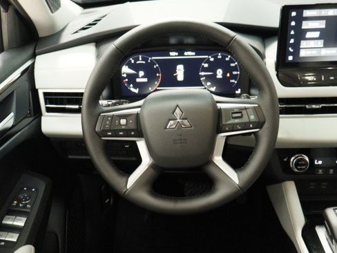 New 2026 Mitsubishi Outlander SE FWD image 20